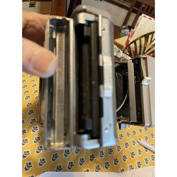 Polaroid J33 land camera w/ Leather Case - Picture 16 of 16